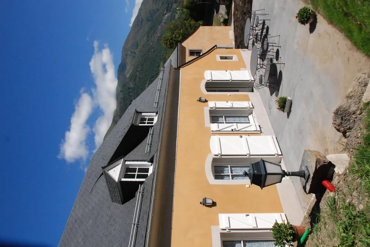 Les Gites Du Pla De Moura Luz-Saint-Sauveur Holiday home